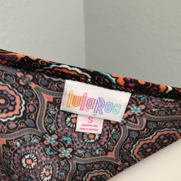 New! LuLaRoe Irma floral small - Picture 4 of 5